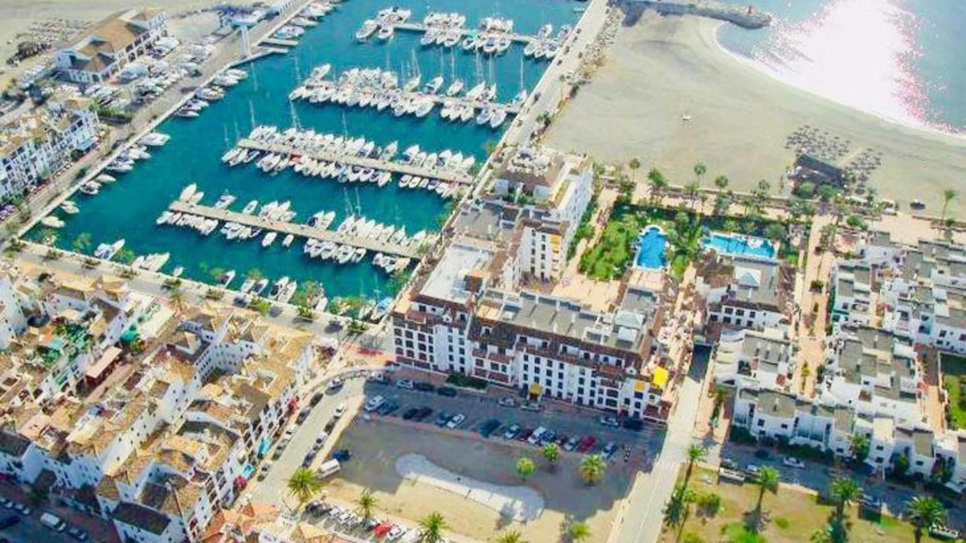 マニルバ Live On A Luxury 65Ft Yacht In Duquesa- Estaponaヴィラ 別荘